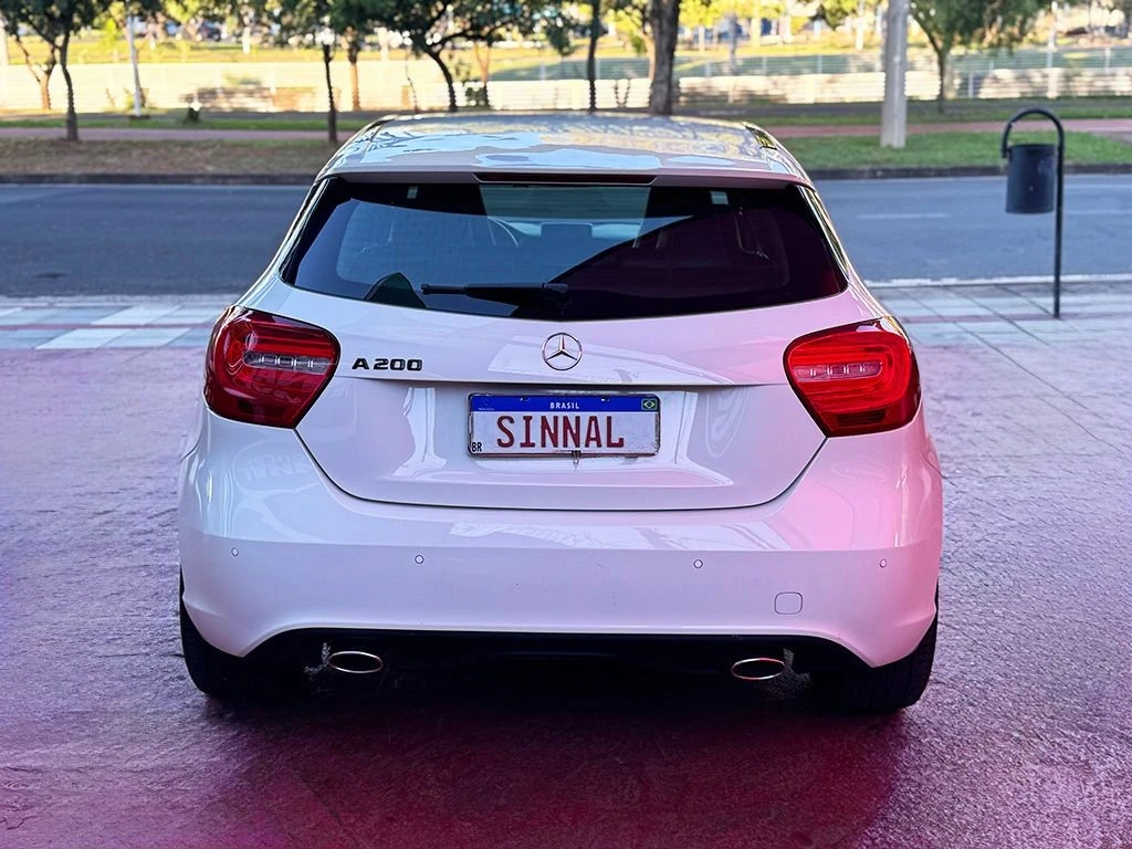 MERCEDES-BENZ A 200
