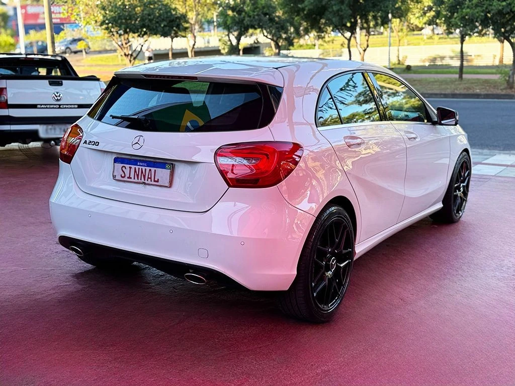 MERCEDES-BENZ A 200
