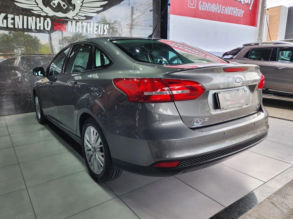 FORD FOCUS