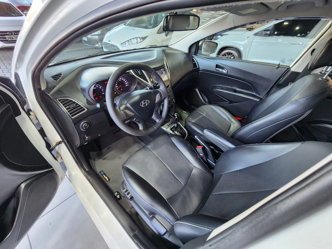 HYUNDAI HB20S