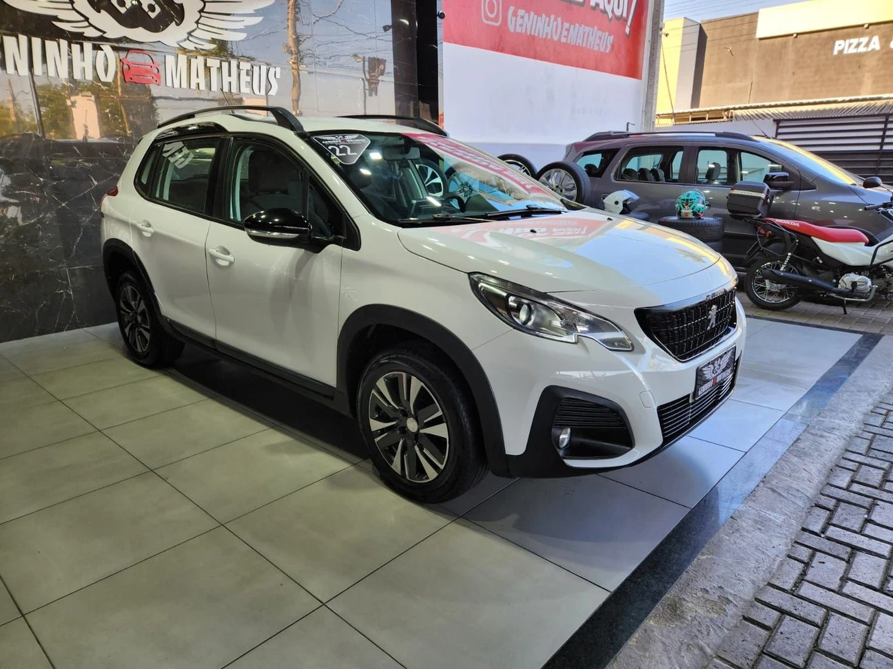 PEUGEOT 2008