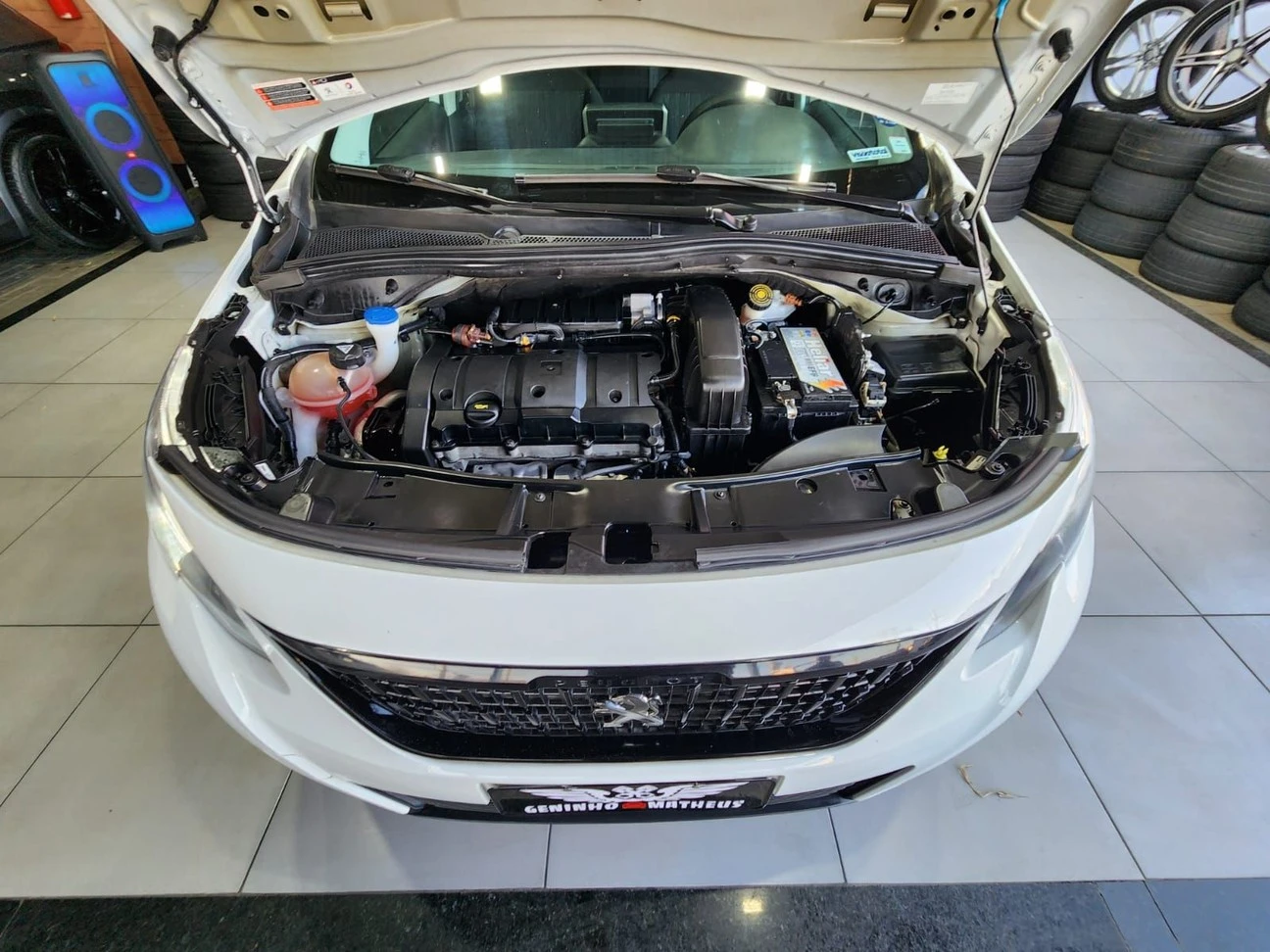 PEUGEOT 2008