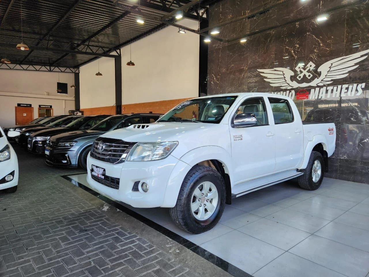 TOYOTA HILUX