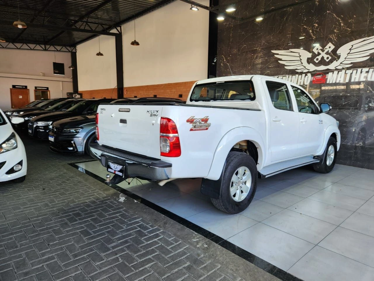 TOYOTA HILUX