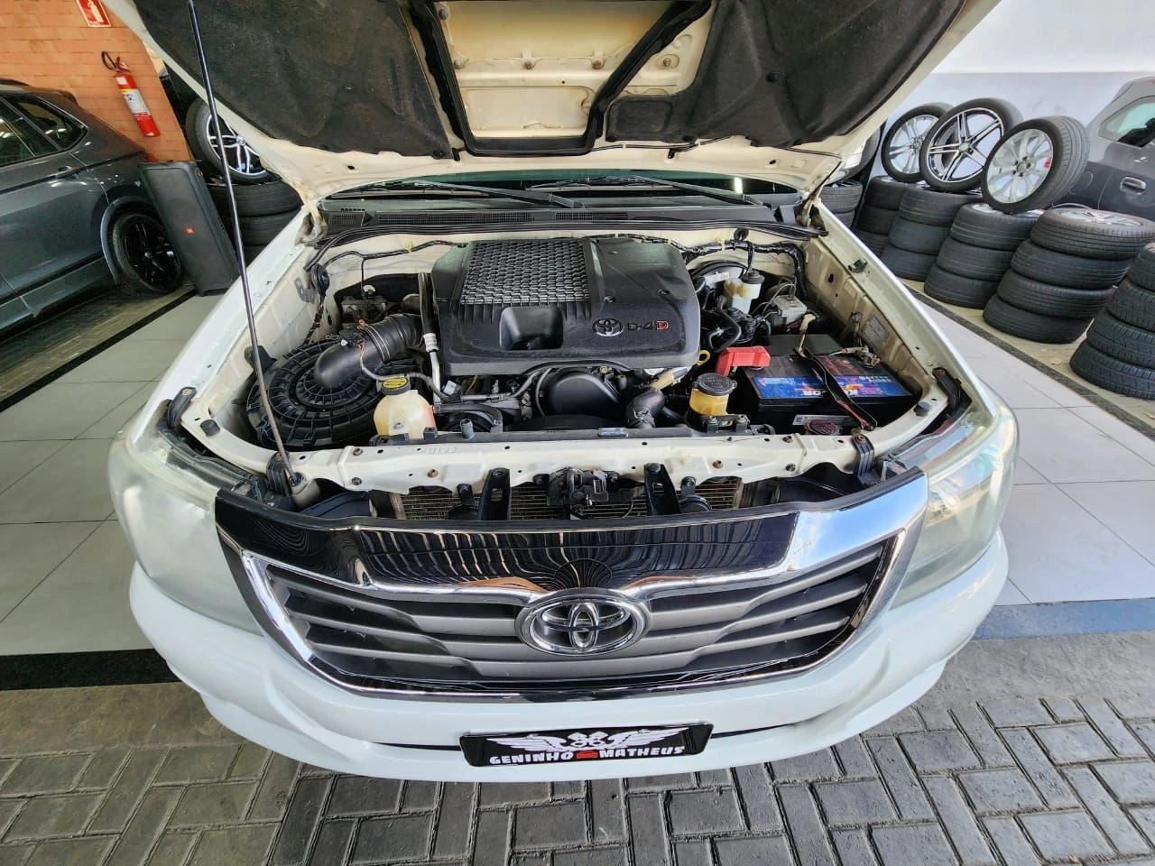 TOYOTA HILUX