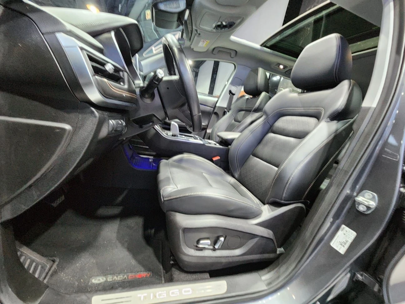CHERY TIGGO 8