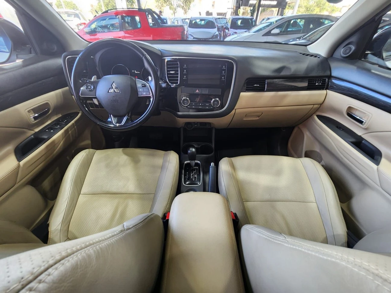 MITSUBISHI OUTLANDER