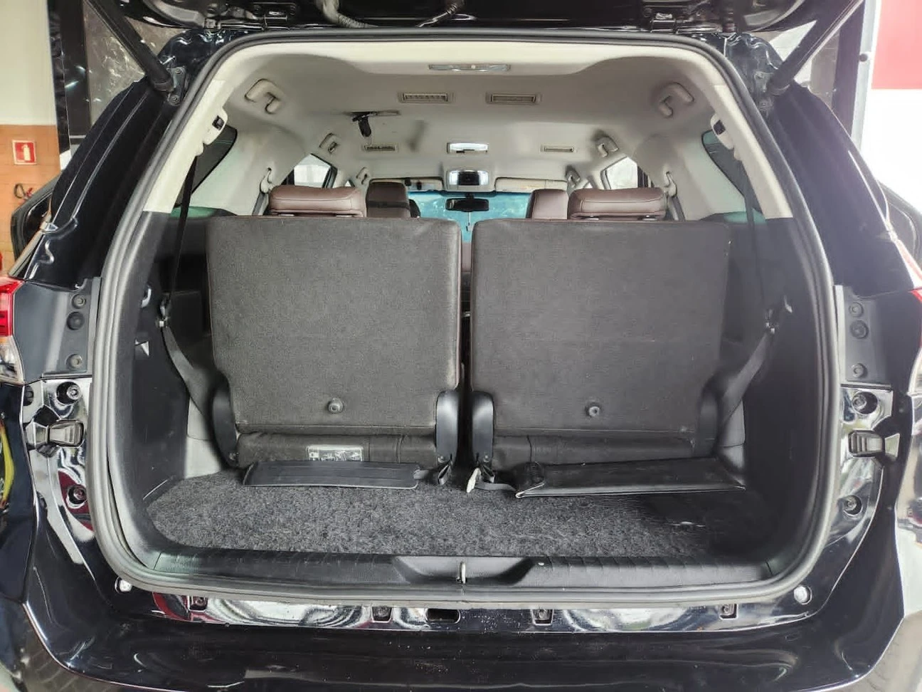 TOYOTA HILUX SW4