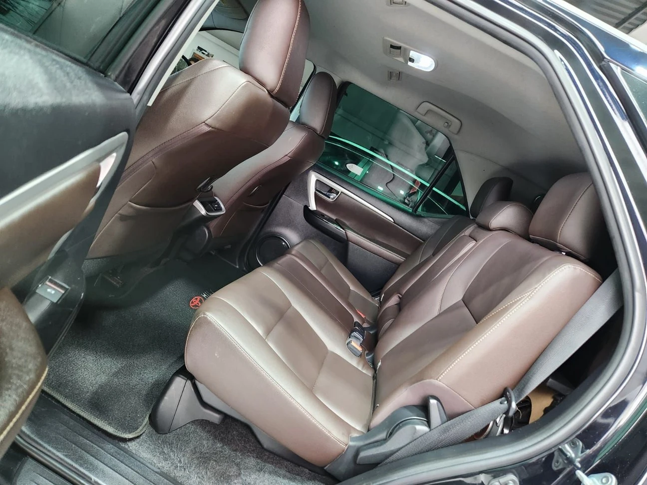 TOYOTA HILUX SW4
