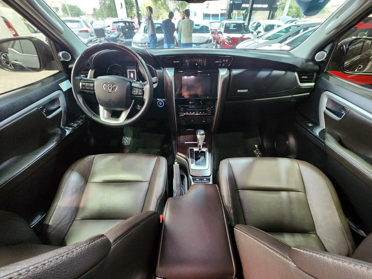 TOYOTA HILUX SW4