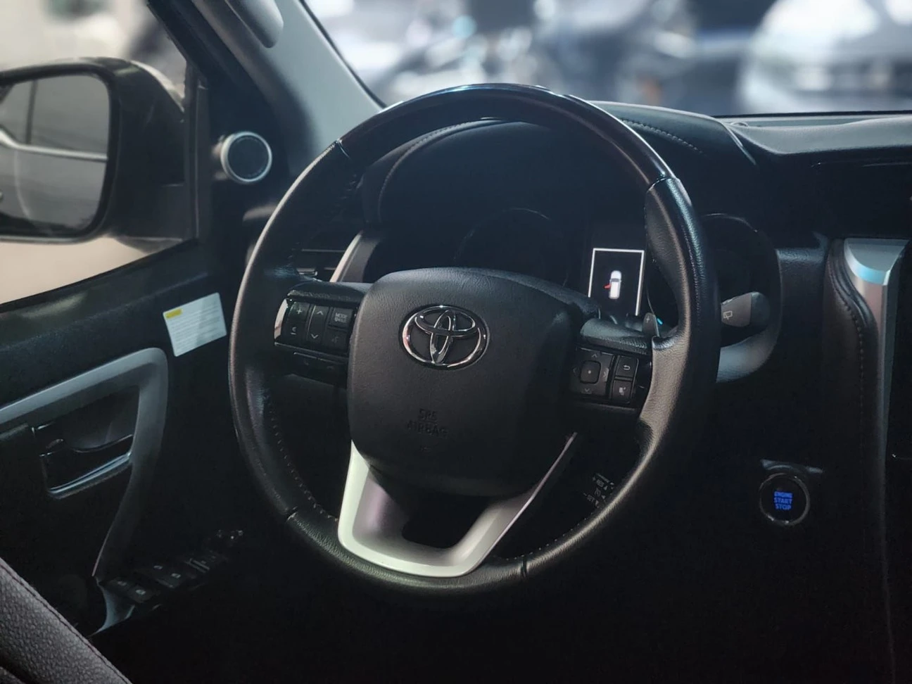 TOYOTA HILUX SW4