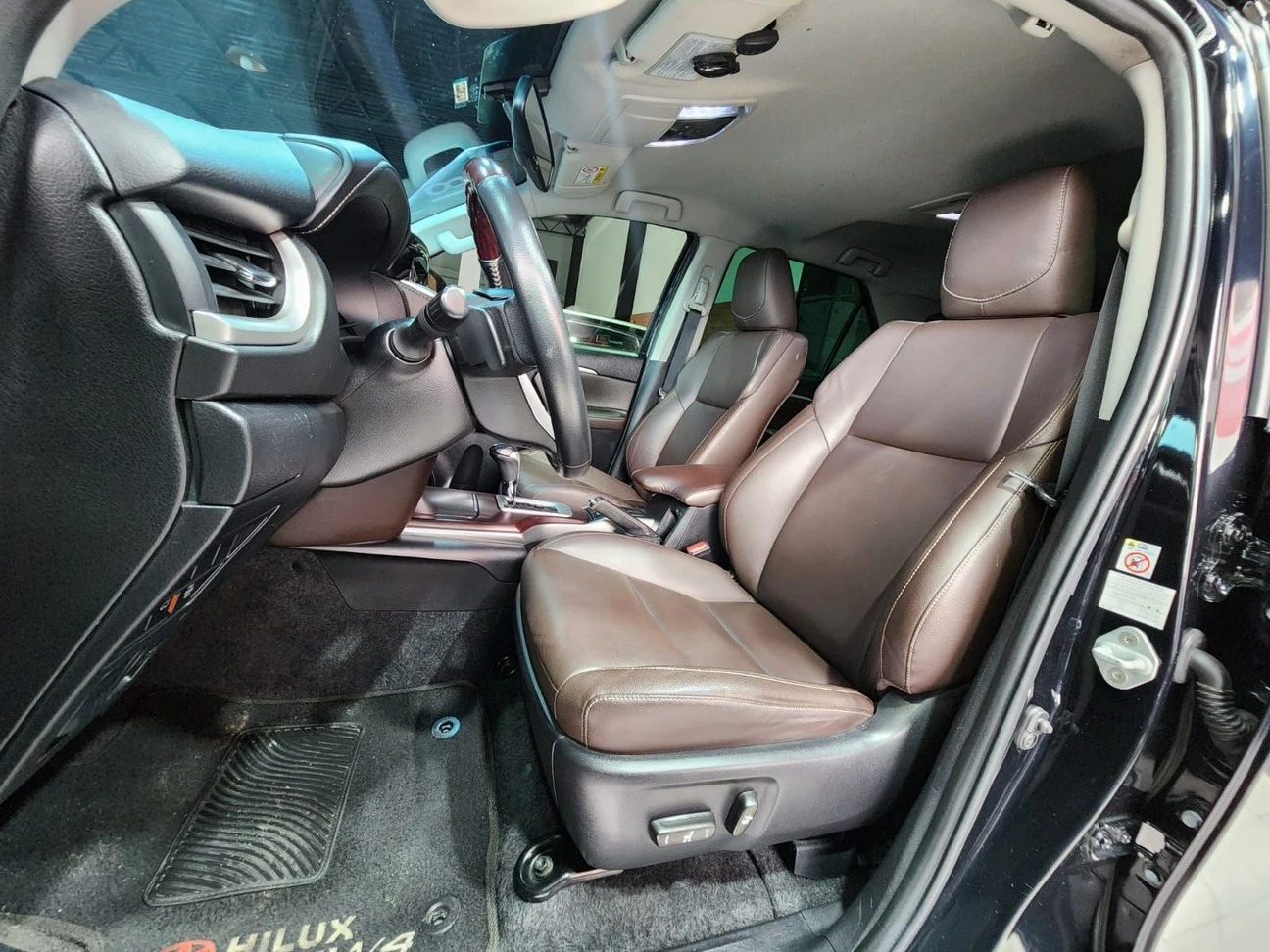 TOYOTA HILUX SW4