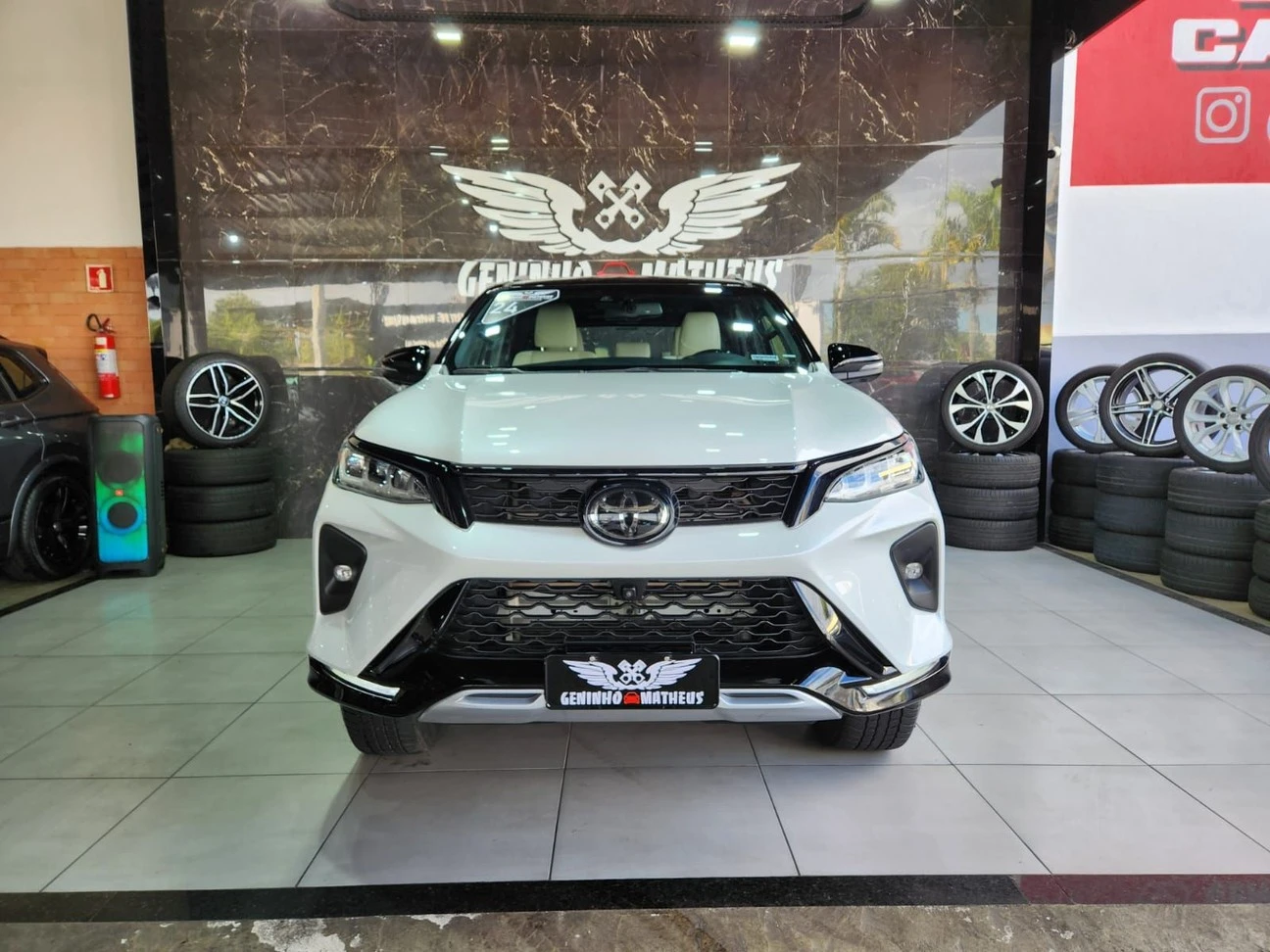 TOYOTA HILUX SW4