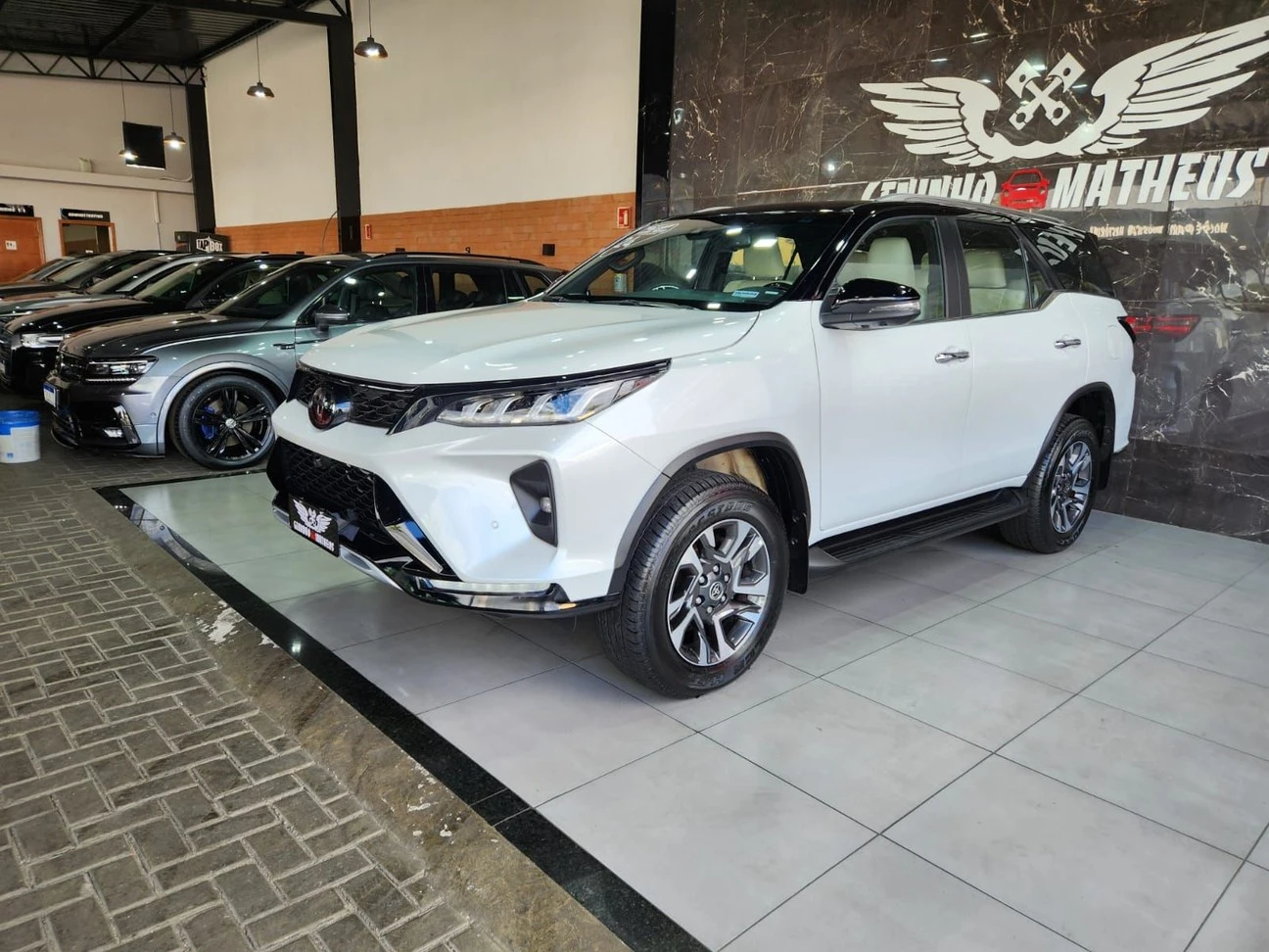 TOYOTA HILUX SW4