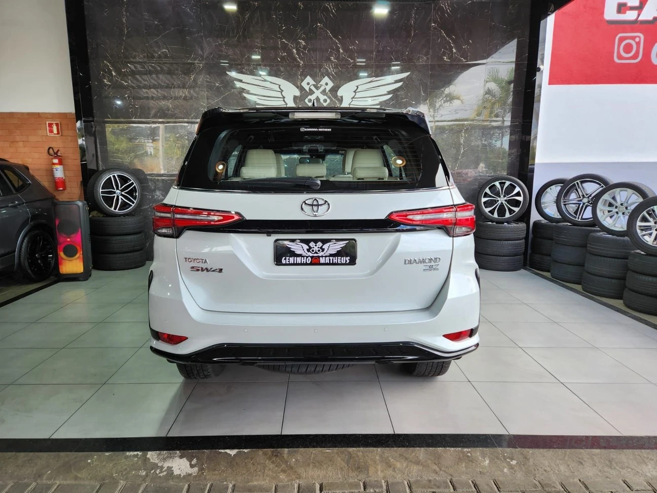 TOYOTA HILUX SW4
