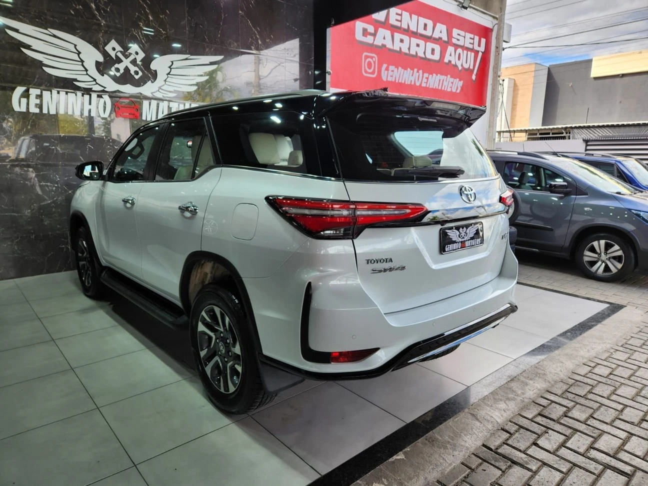 TOYOTA HILUX SW4