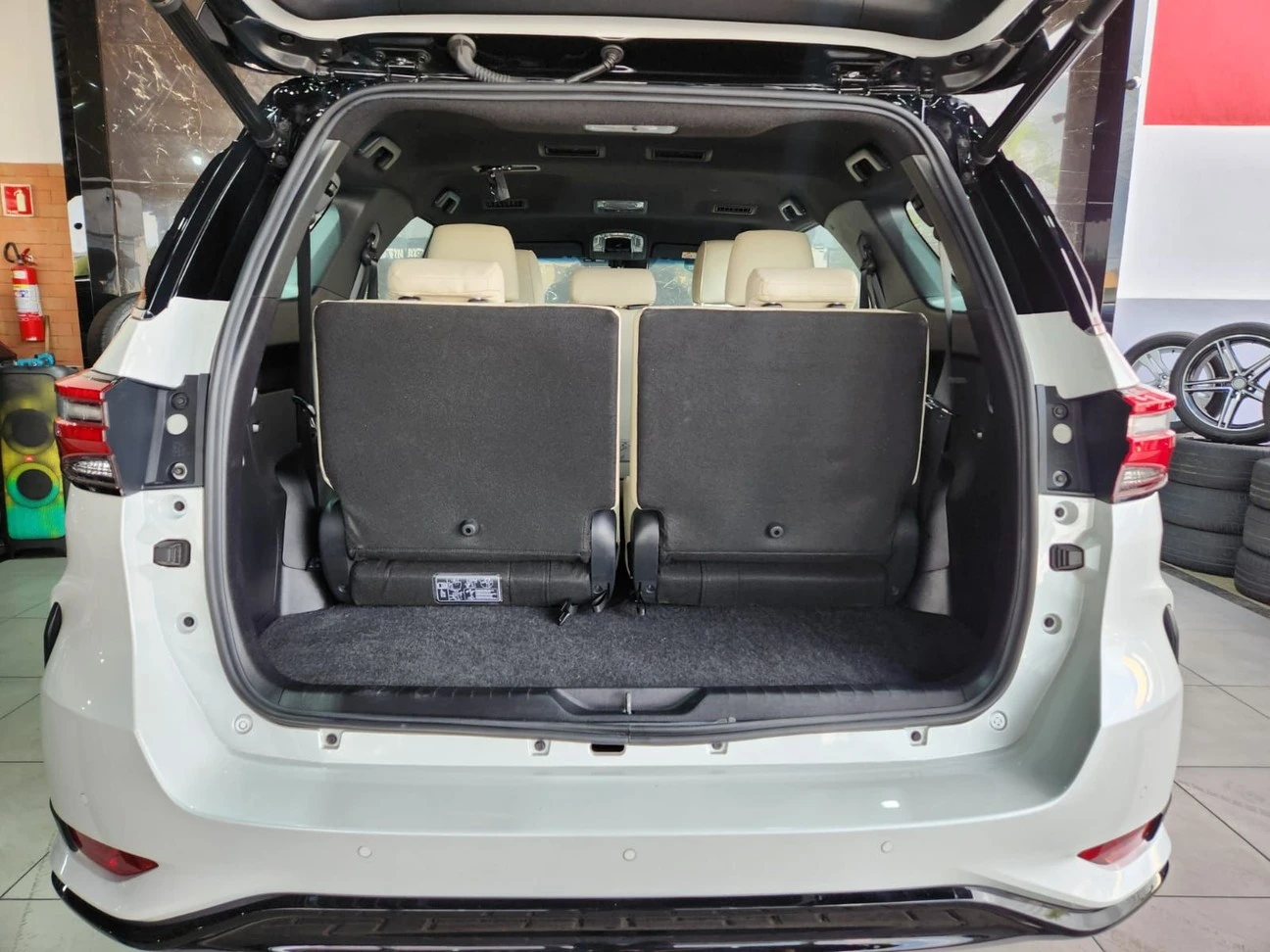 TOYOTA HILUX SW4