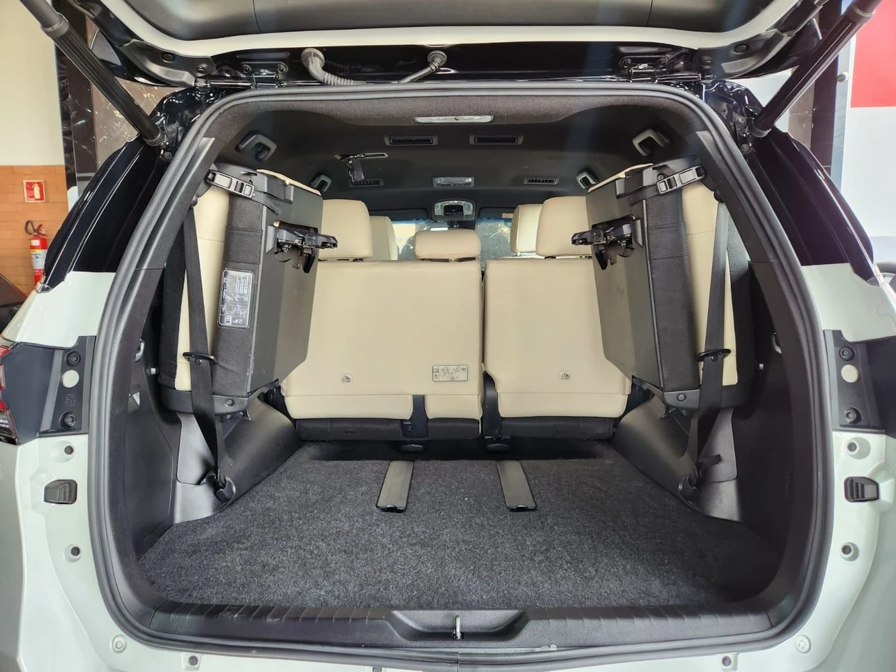 TOYOTA HILUX SW4