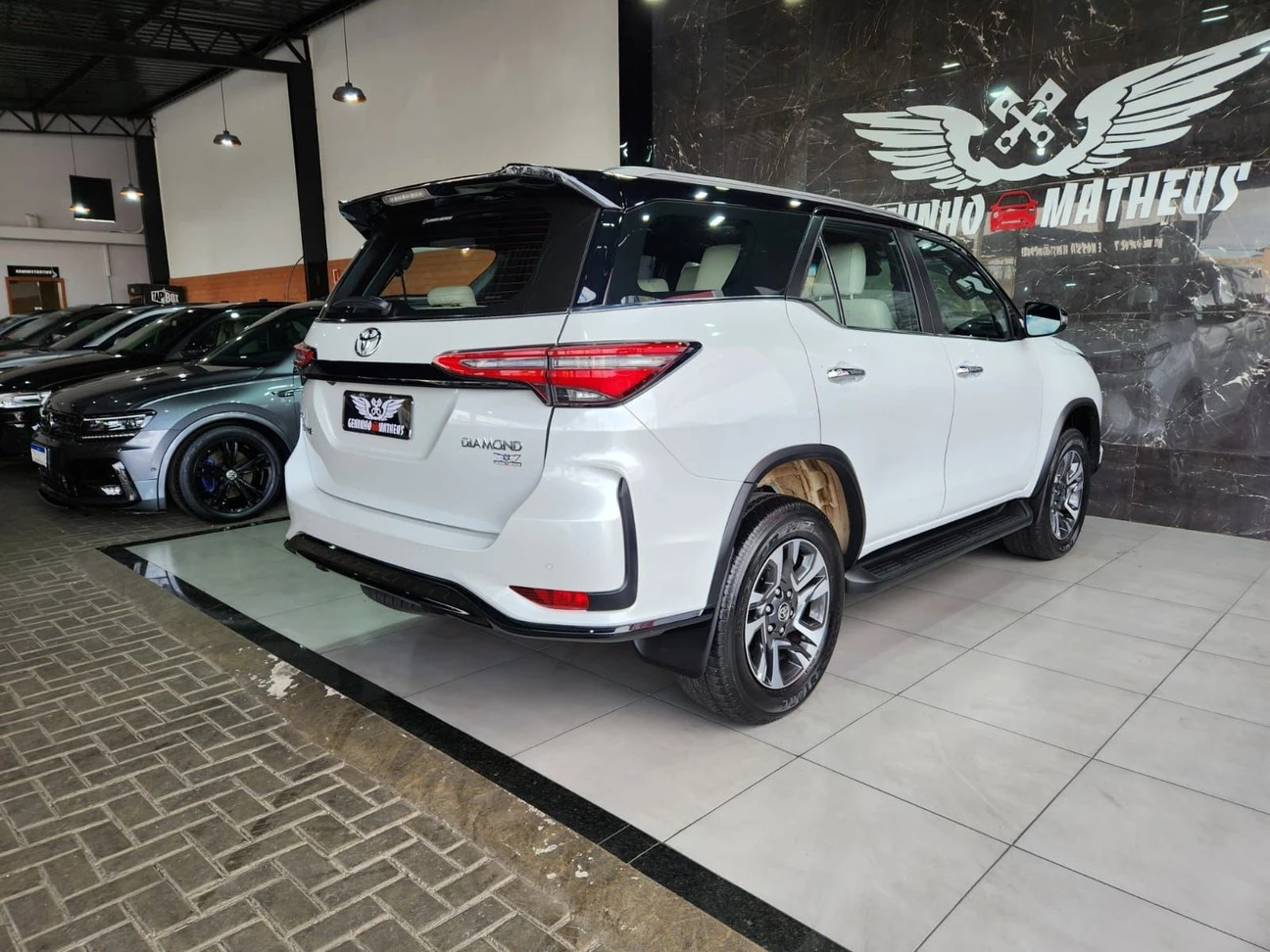 TOYOTA HILUX SW4