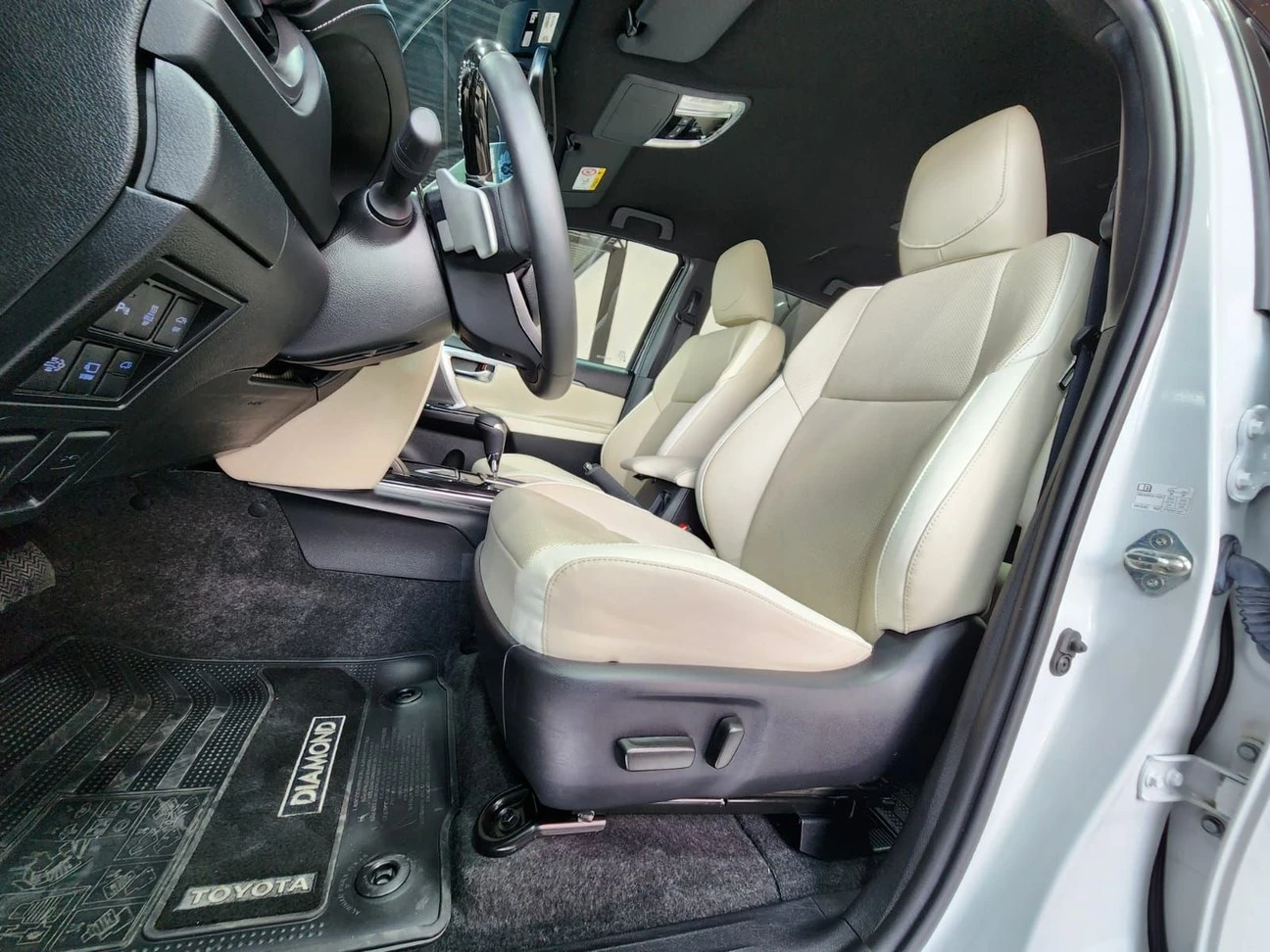 TOYOTA HILUX SW4