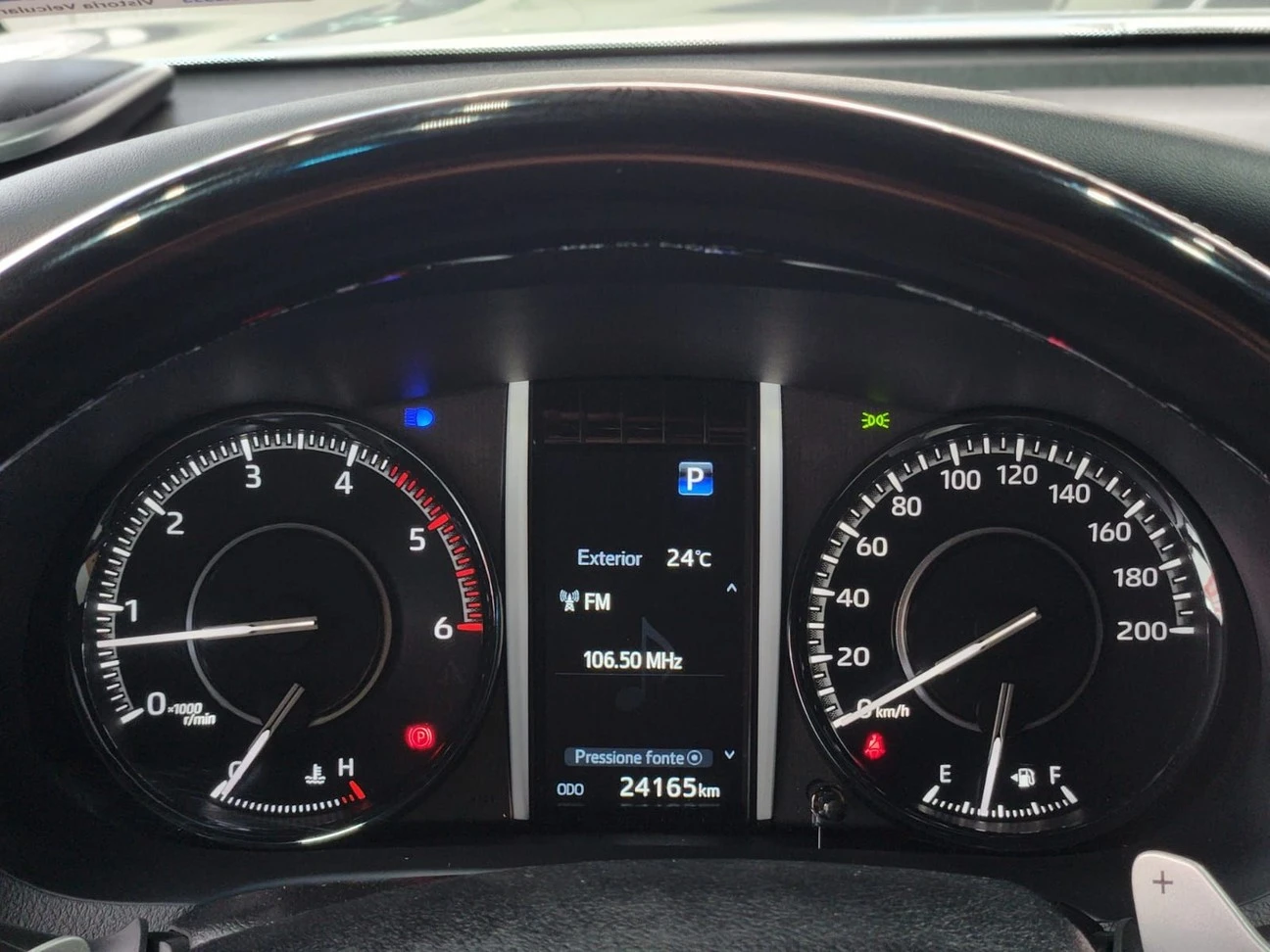 TOYOTA HILUX SW4