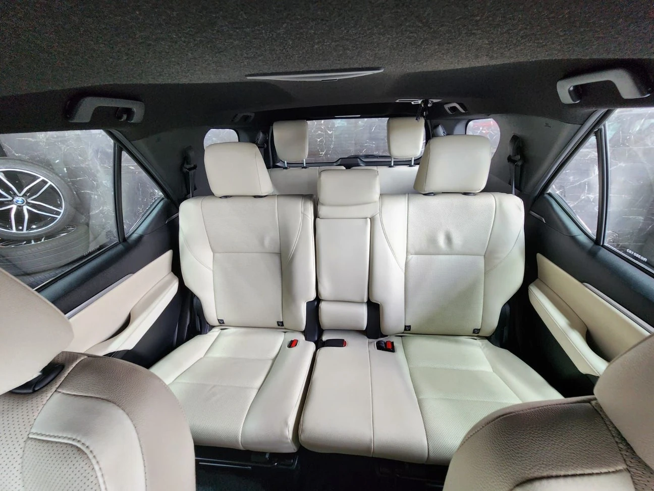TOYOTA HILUX SW4