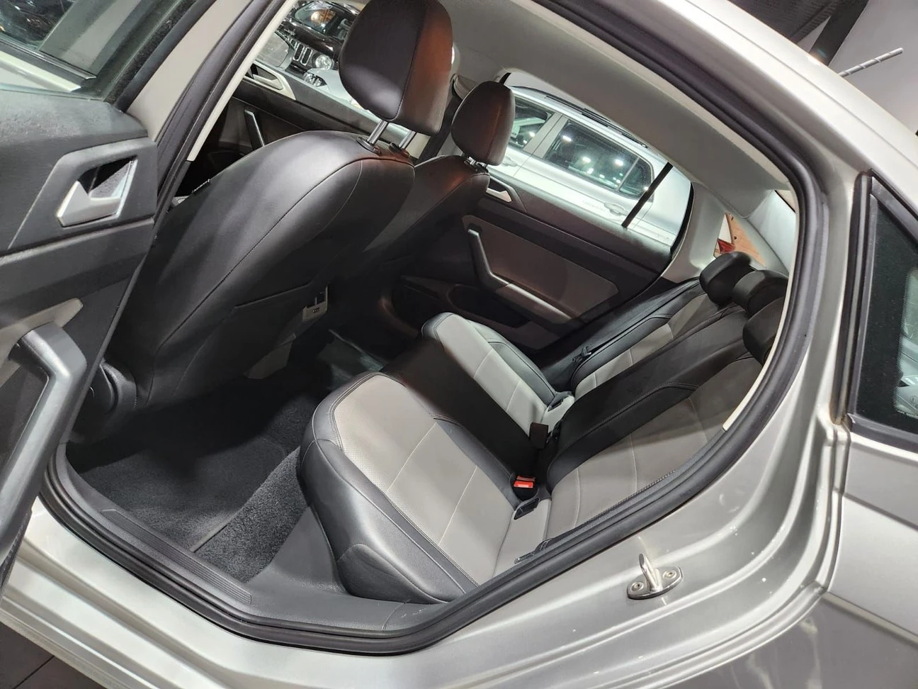 VOLKSWAGEN VIRTUS