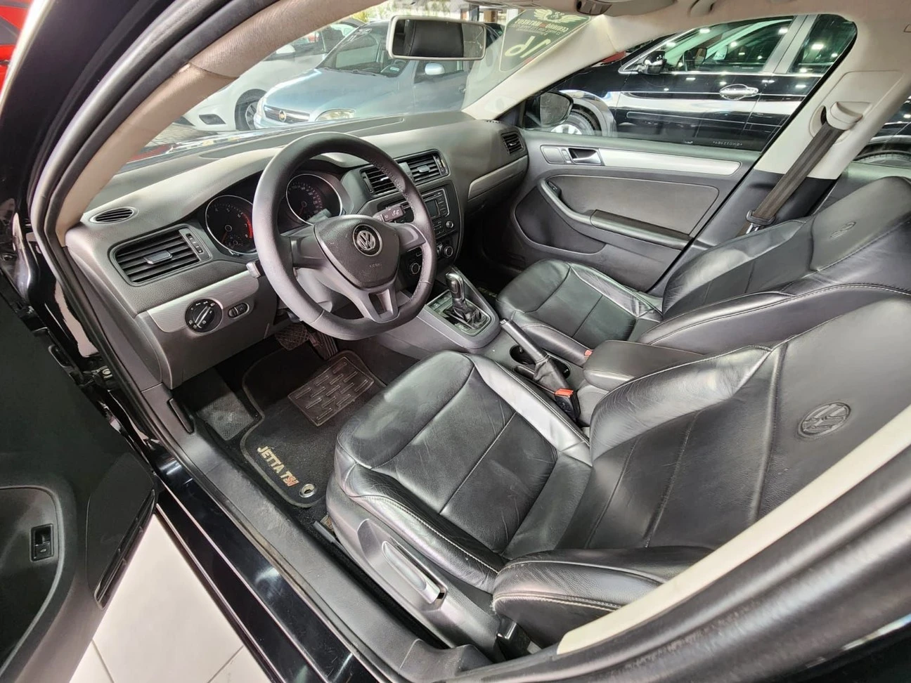 VOLKSWAGEN JETTA