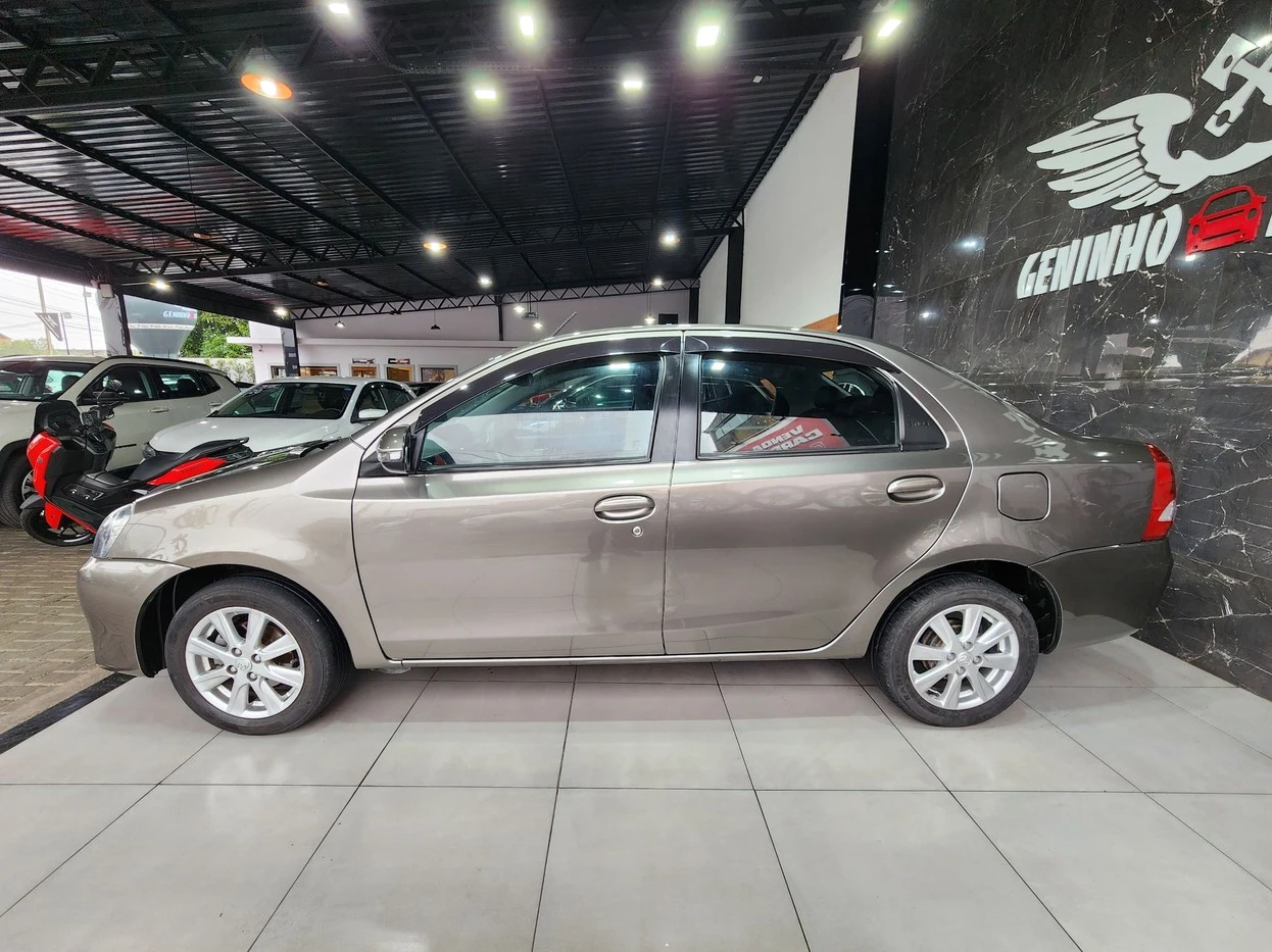 TOYOTA ETIOS