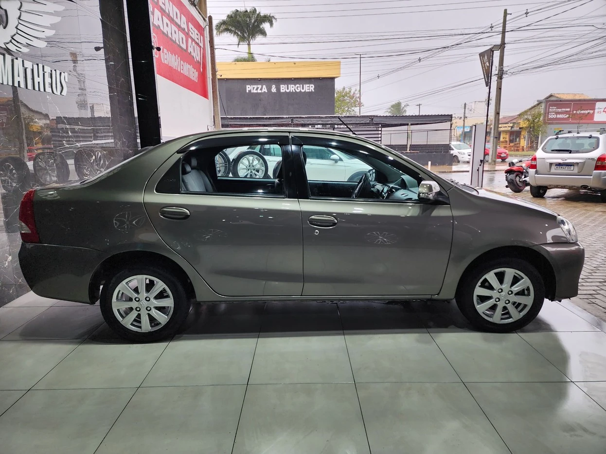 TOYOTA ETIOS
