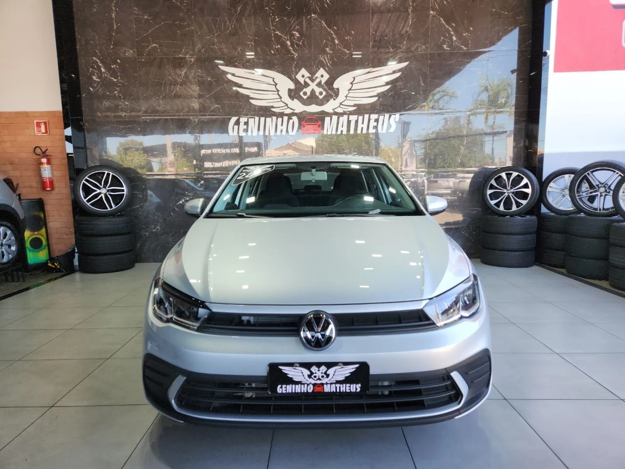 VOLKSWAGEN POLO