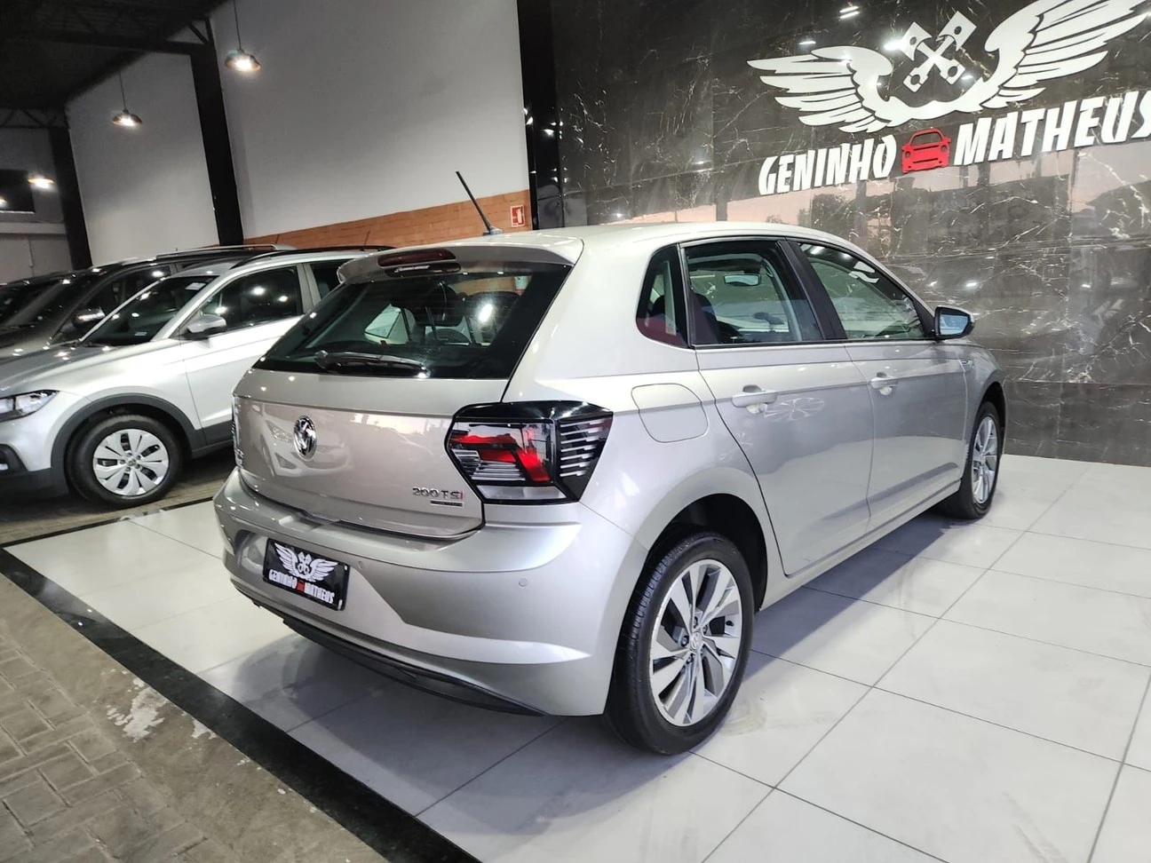 VOLKSWAGEN POLO
