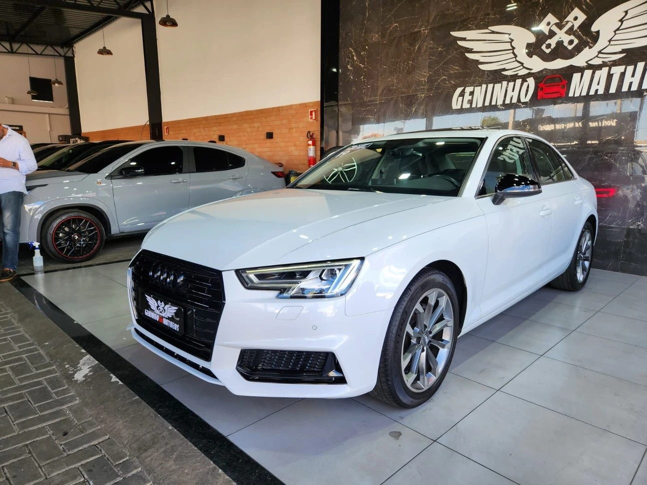 AUDI A4