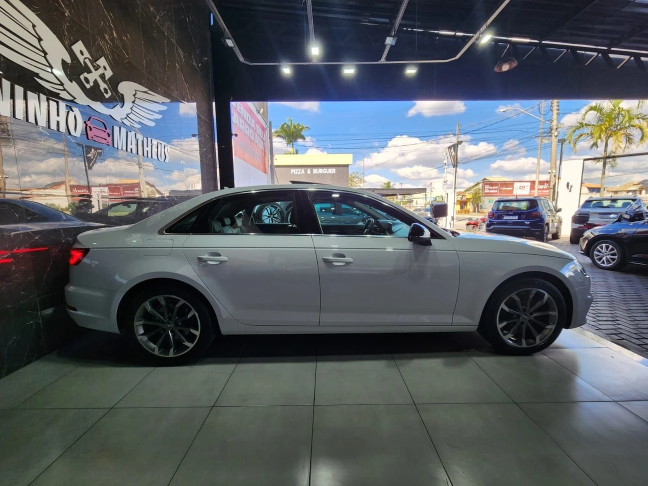 AUDI A4
