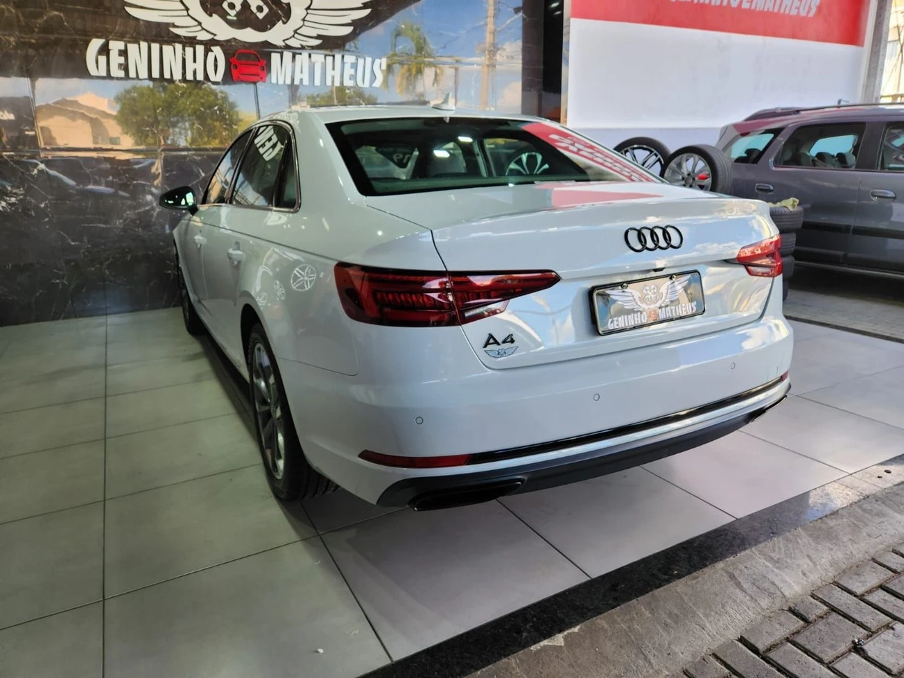 AUDI A4