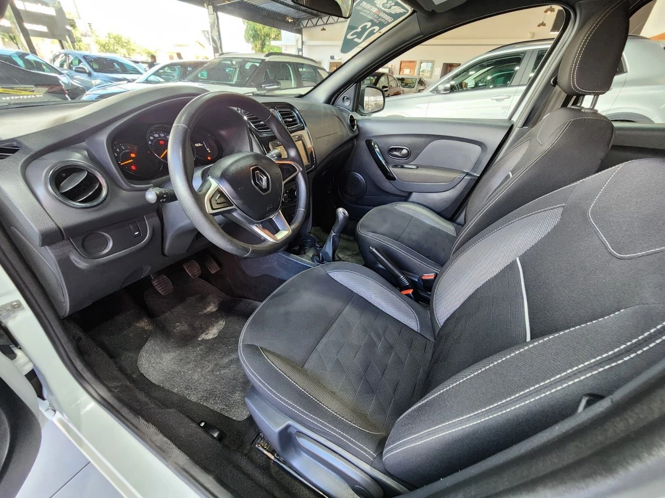 RENAULT SANDERO