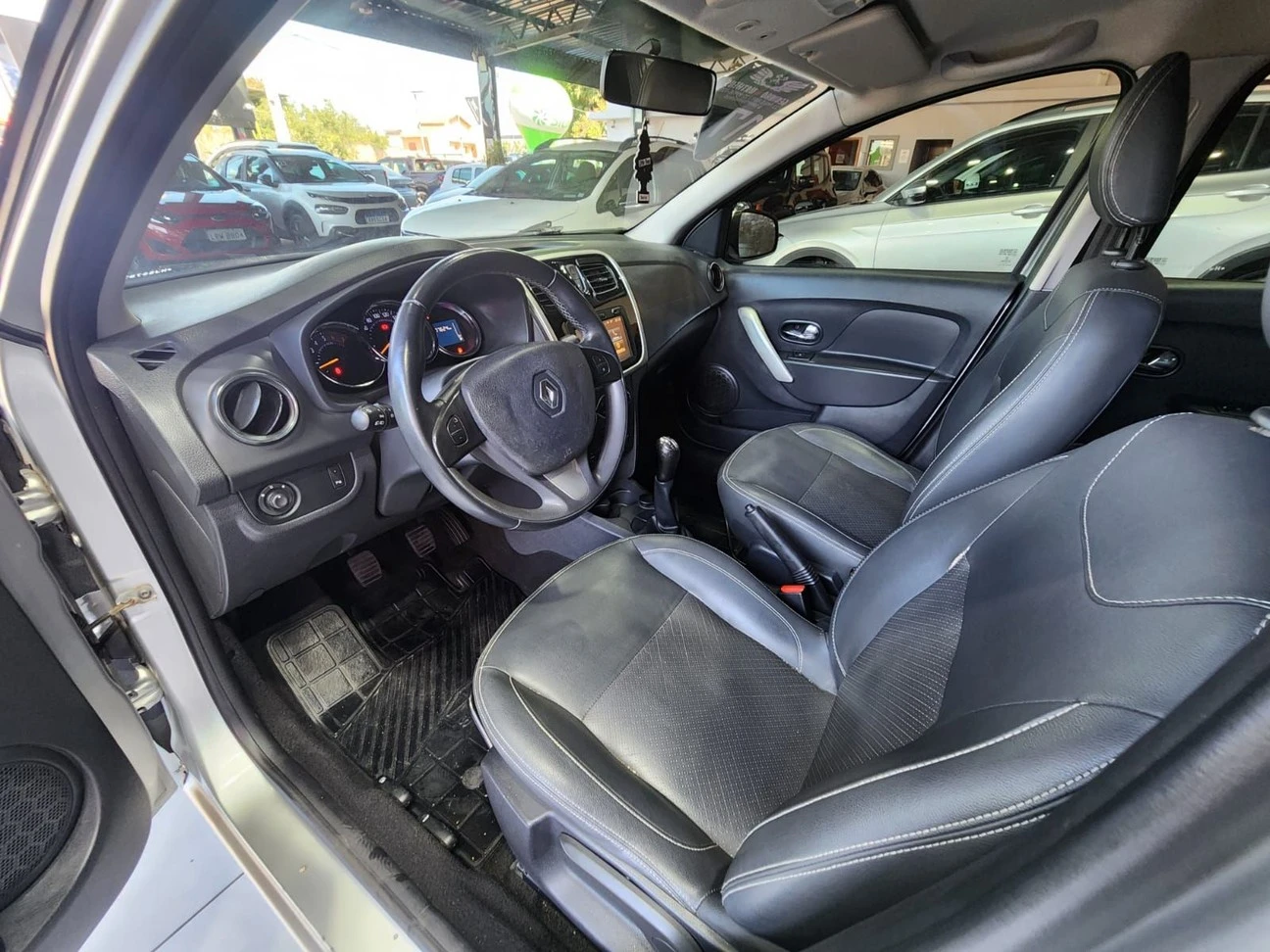 RENAULT SANDERO