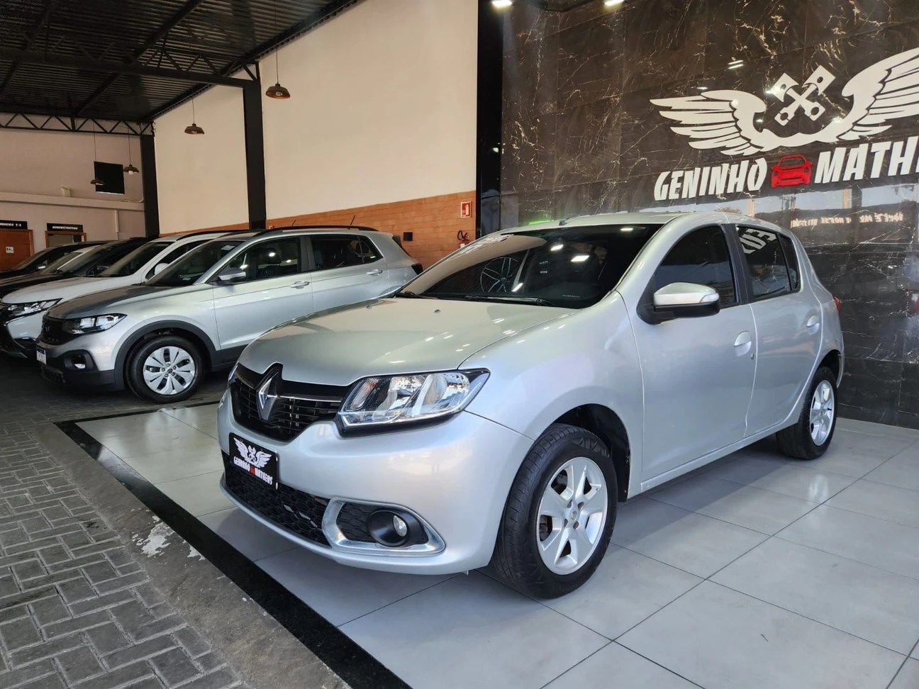 RENAULT SANDERO