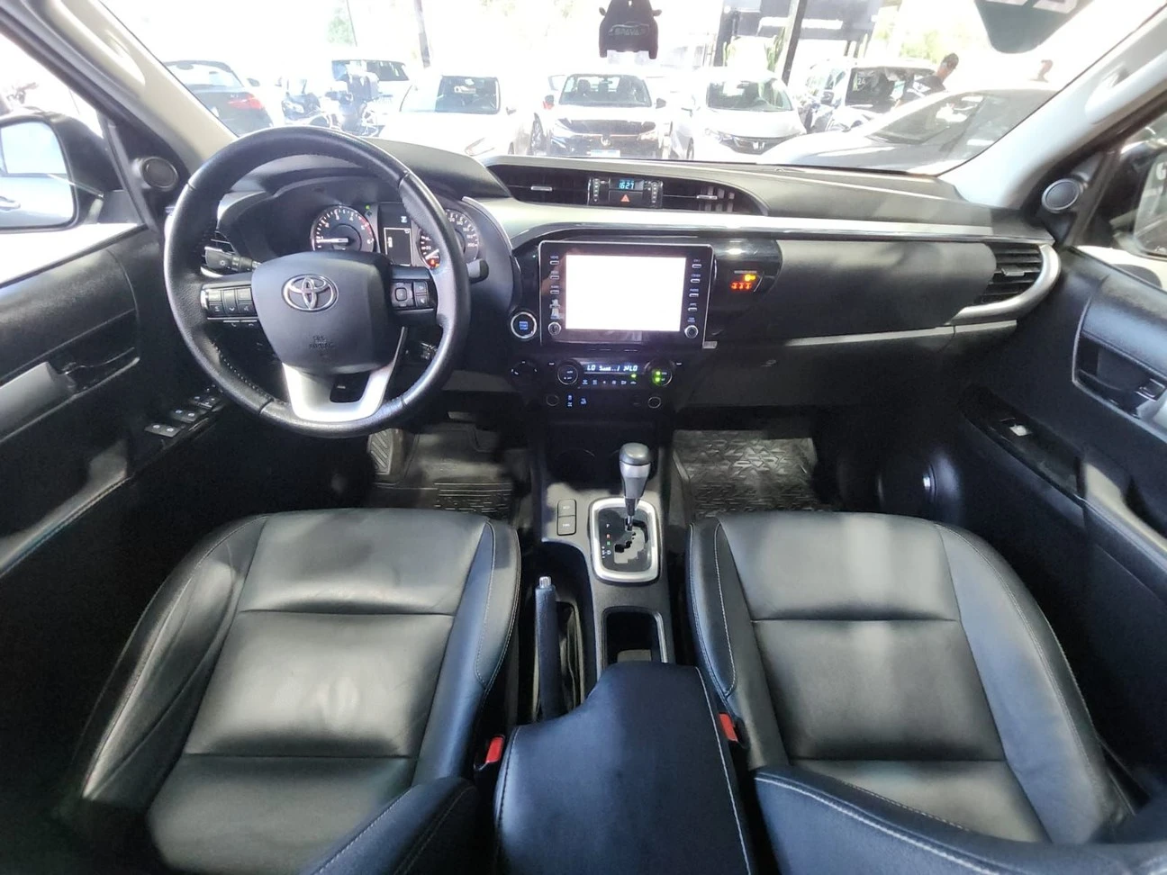 TOYOTA HILUX