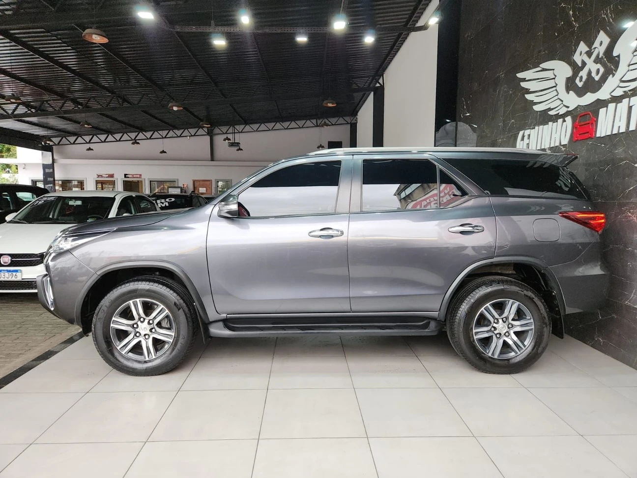 TOYOTA HILUX SW4