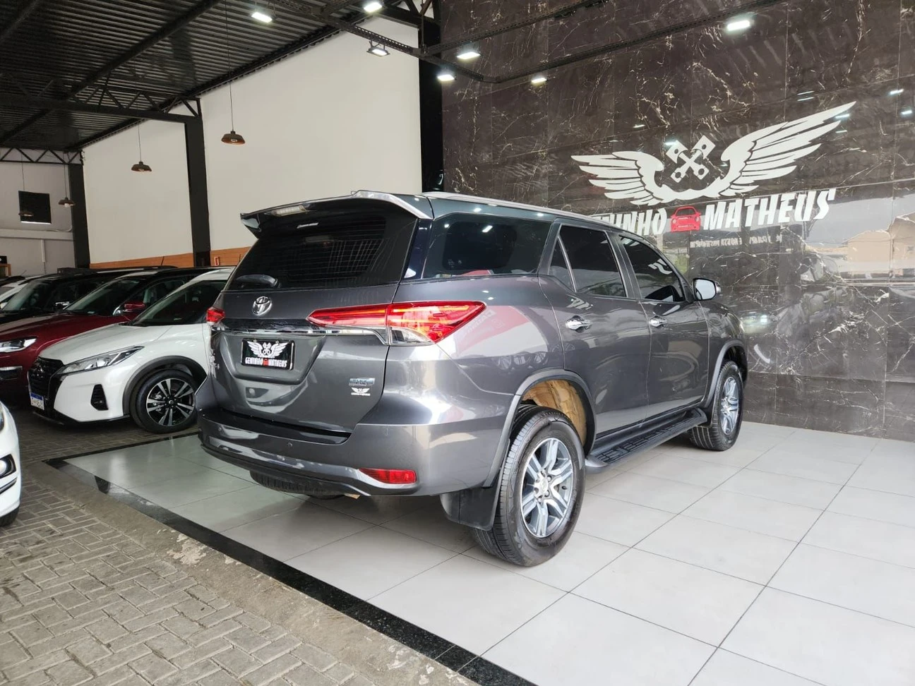 TOYOTA HILUX SW4