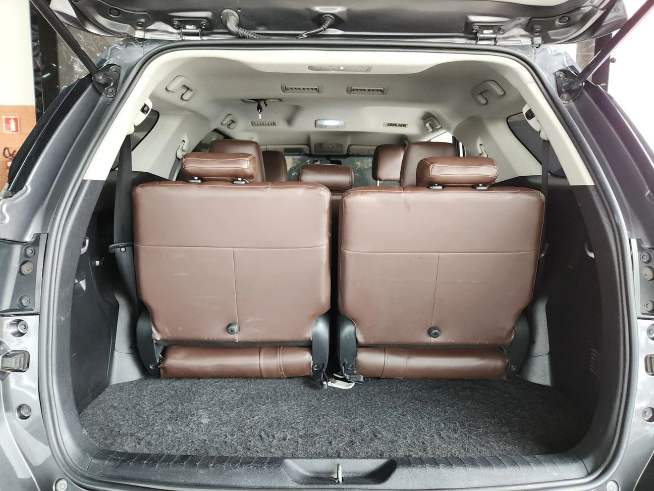 TOYOTA HILUX SW4