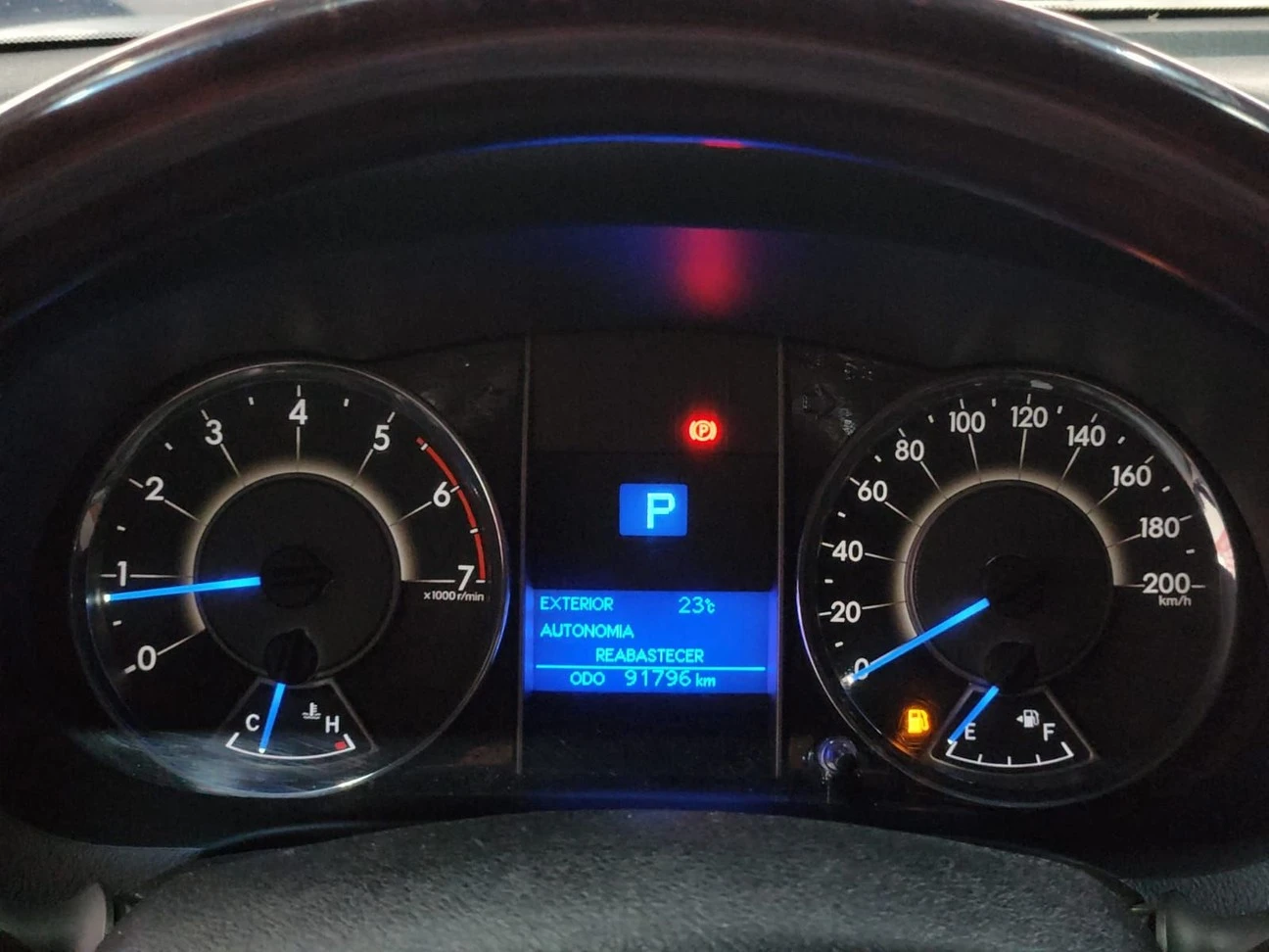 TOYOTA HILUX SW4