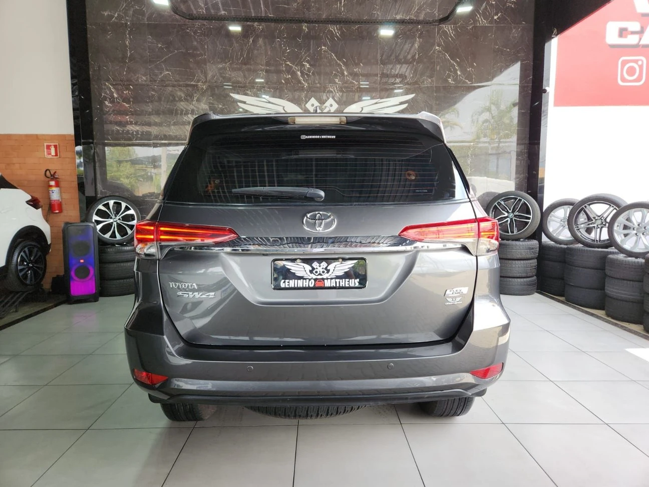 TOYOTA HILUX SW4