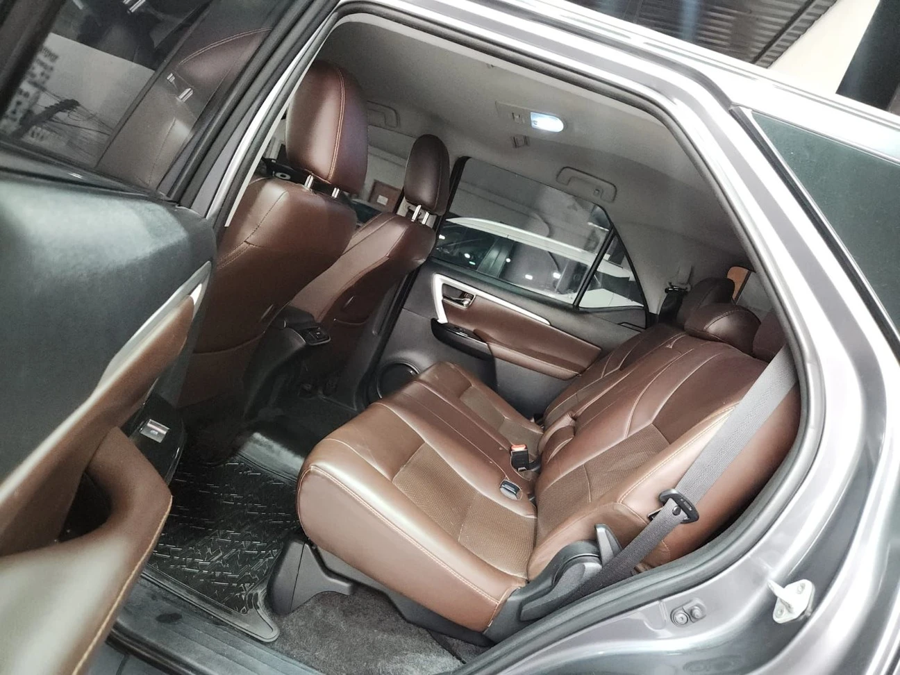 TOYOTA HILUX SW4