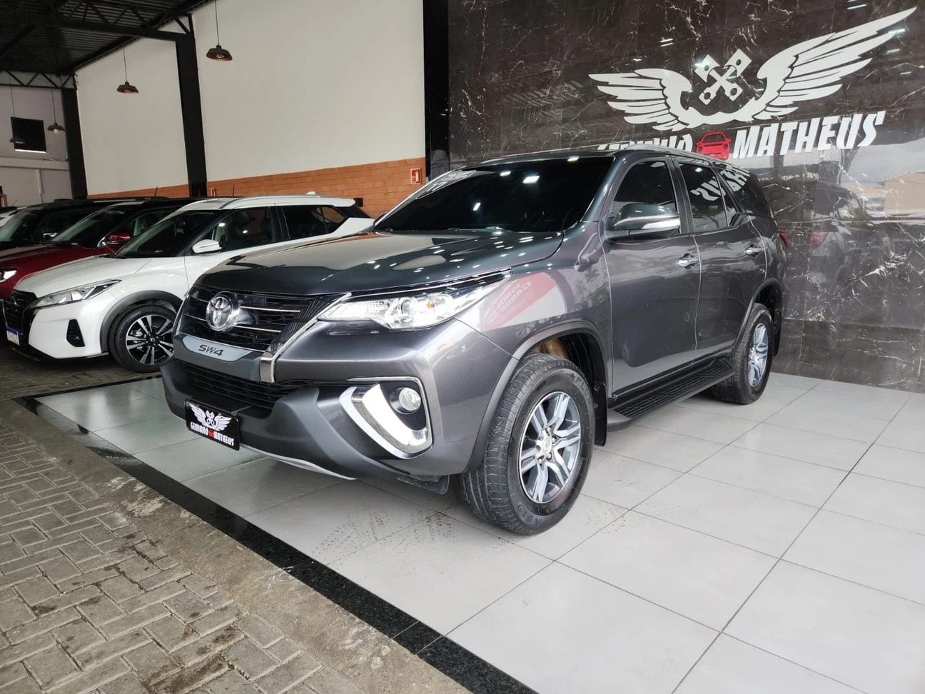 TOYOTA HILUX SW4