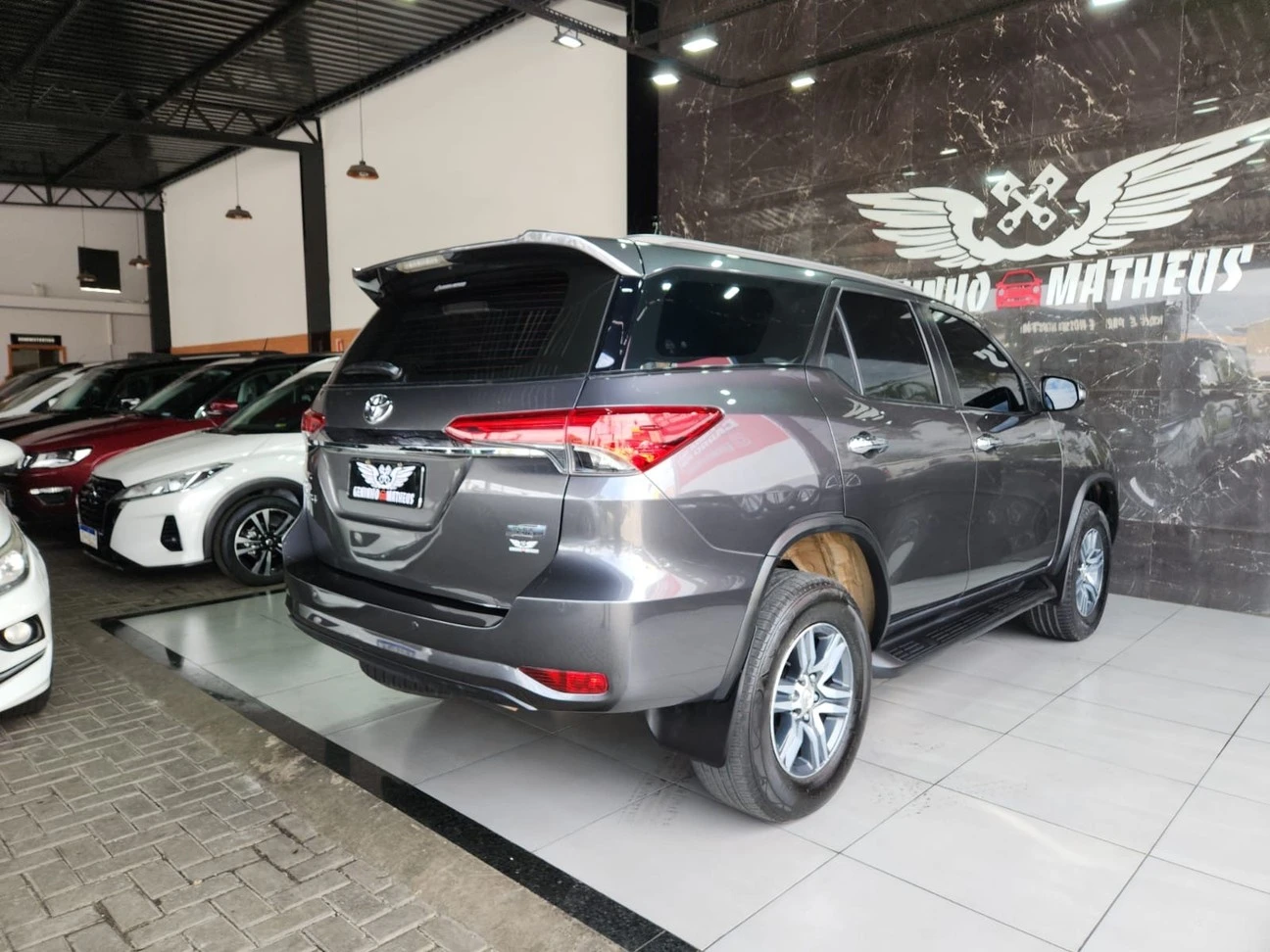 TOYOTA HILUX SW4