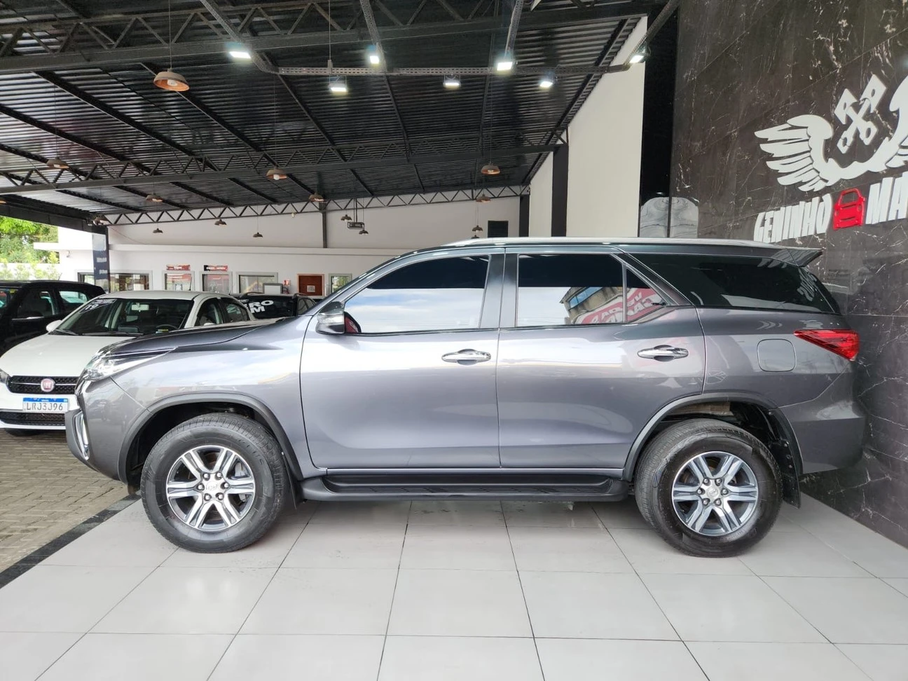 TOYOTA HILUX SW4