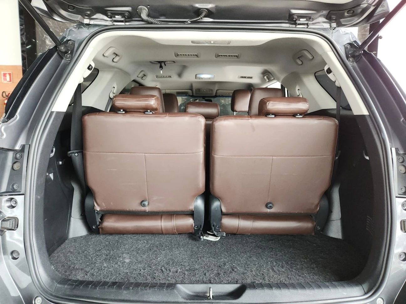TOYOTA HILUX SW4