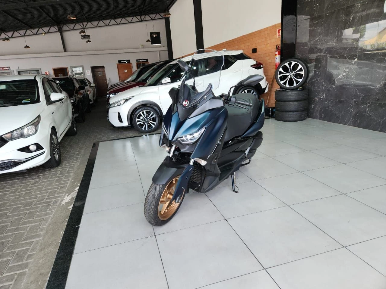 YAMAHA XMAX ABS